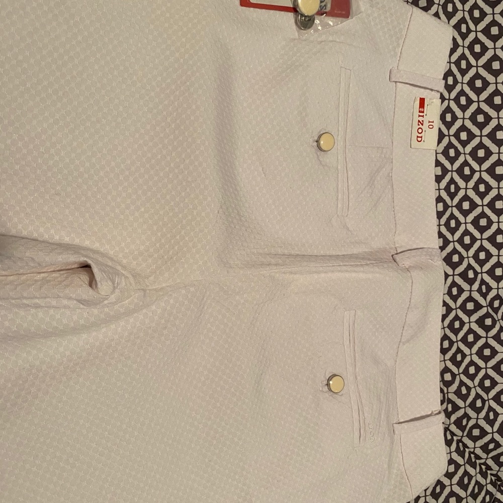 Izod white casual or dressy, white crop pants sz10
